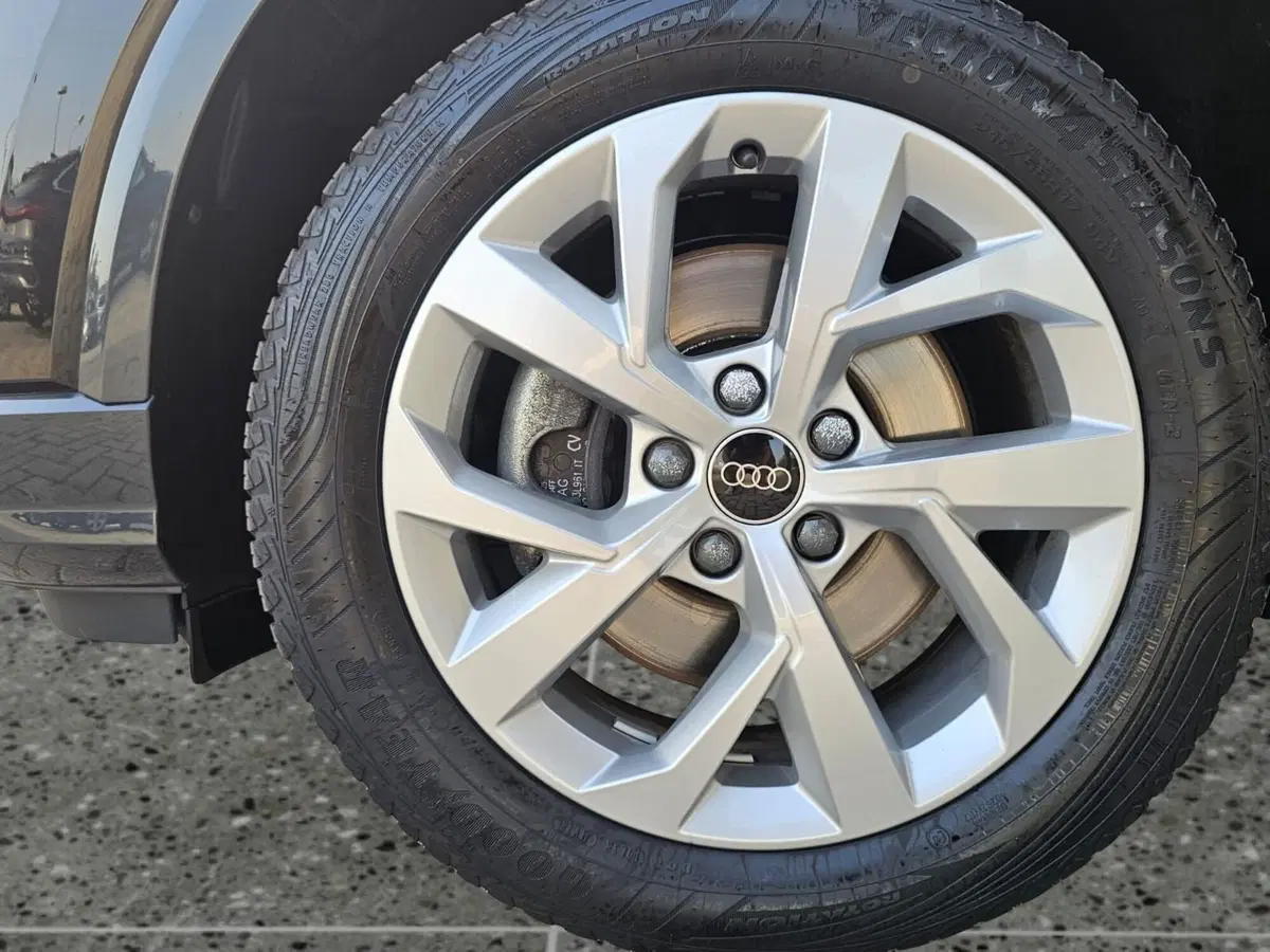 Audi Q2 usata a Bari (13)