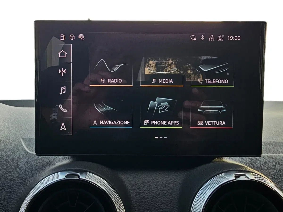 Audi Q2 usata a Bari (6)
