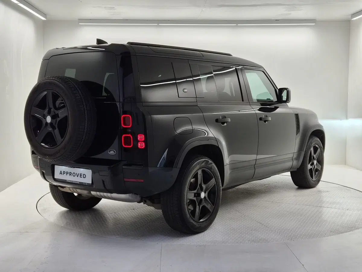Land Rover Defender usata a Bergamo (2)