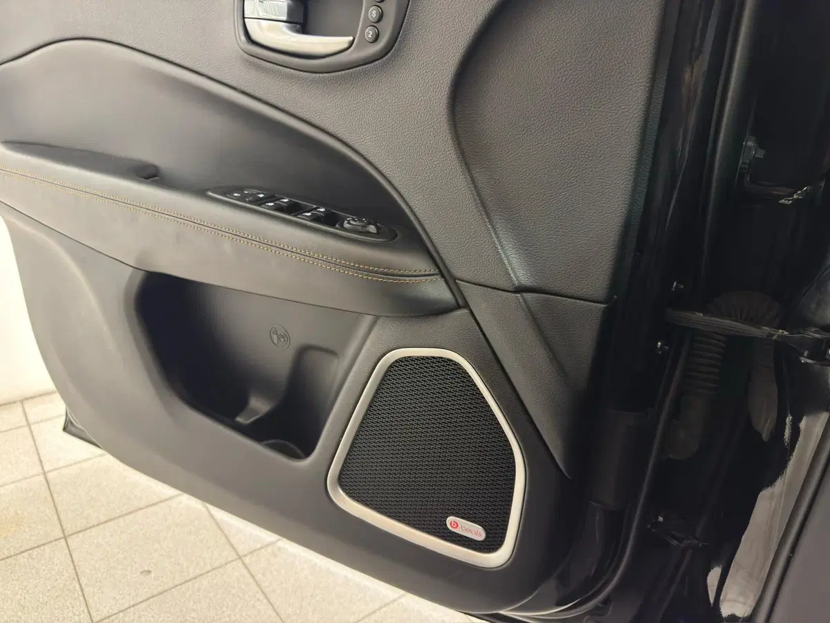 Jeep Compass usata a Novara (18)