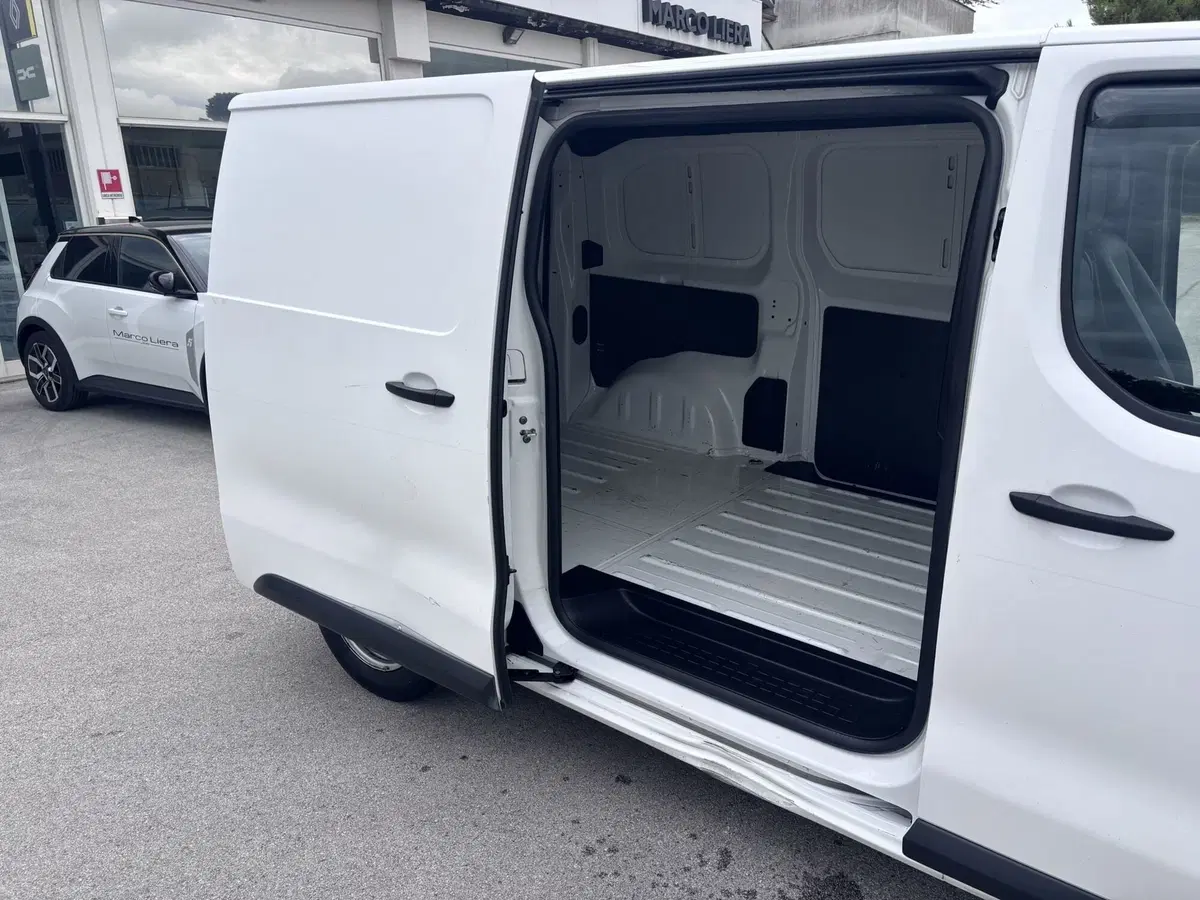 Opel Vivaro Furgone usata a Ancona (12)