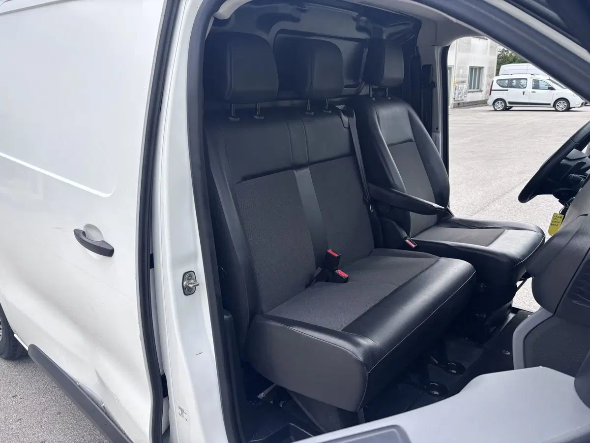 Opel Vivaro Furgone usata a Ancona (14)