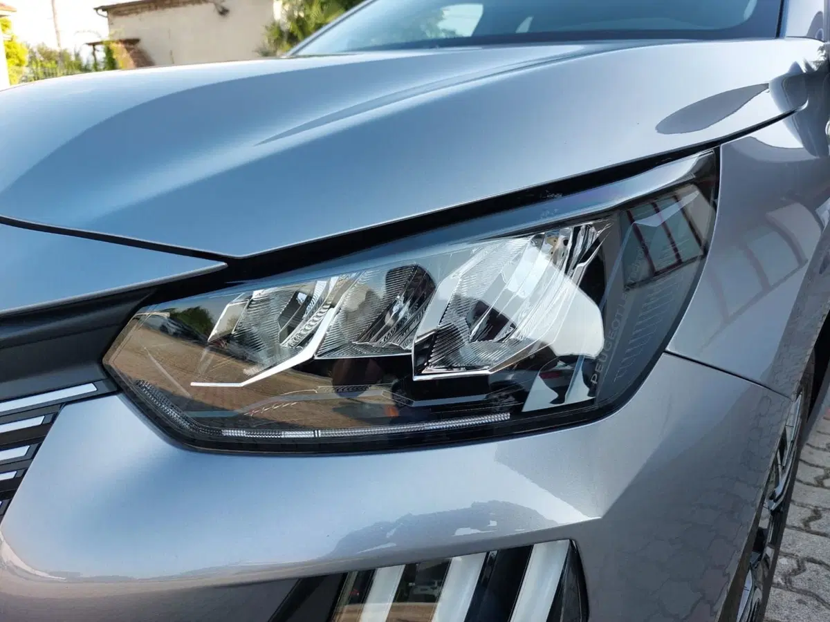 Peugeot 208 usata a Pavia (12)