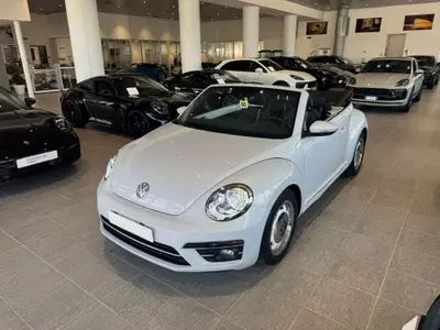Volkswagen Maggiolino Cabrio 2.0 TDI Design BlueMotion Technology del 2018 usata a Firenze