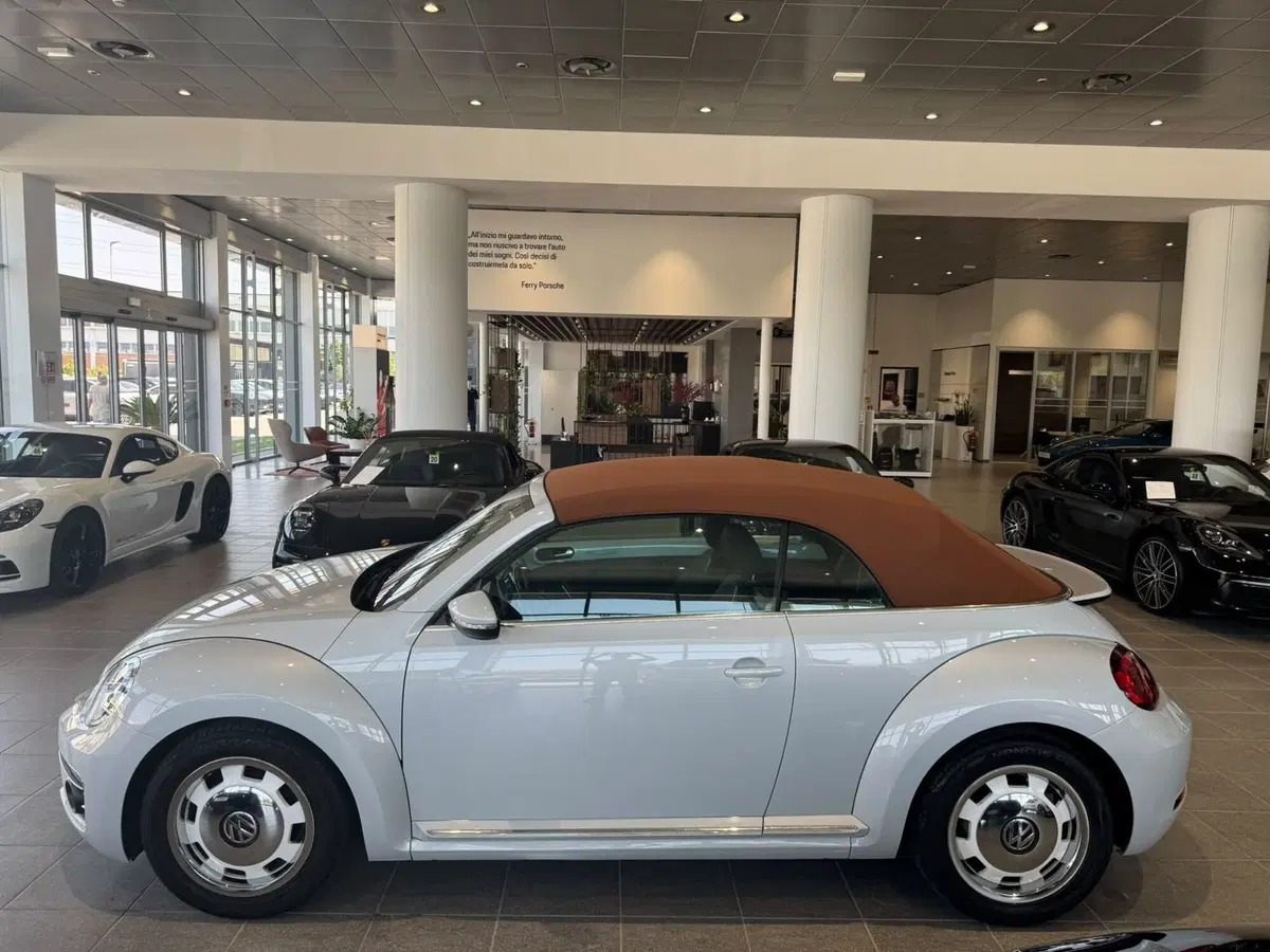 Volkswagen Maggiolino Cabrio usata a Firenze (12)