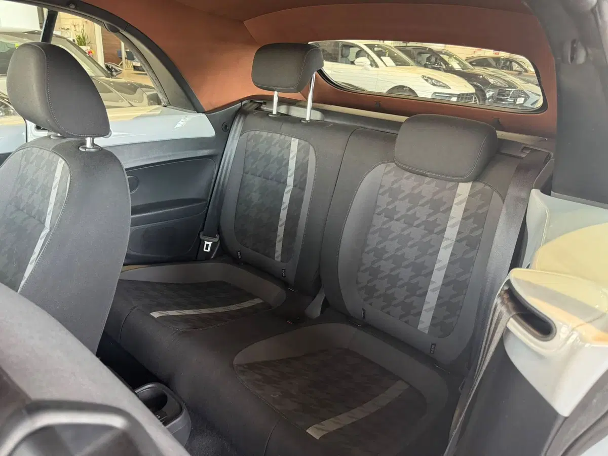 Volkswagen Maggiolino Cabrio usata a Firenze (13)