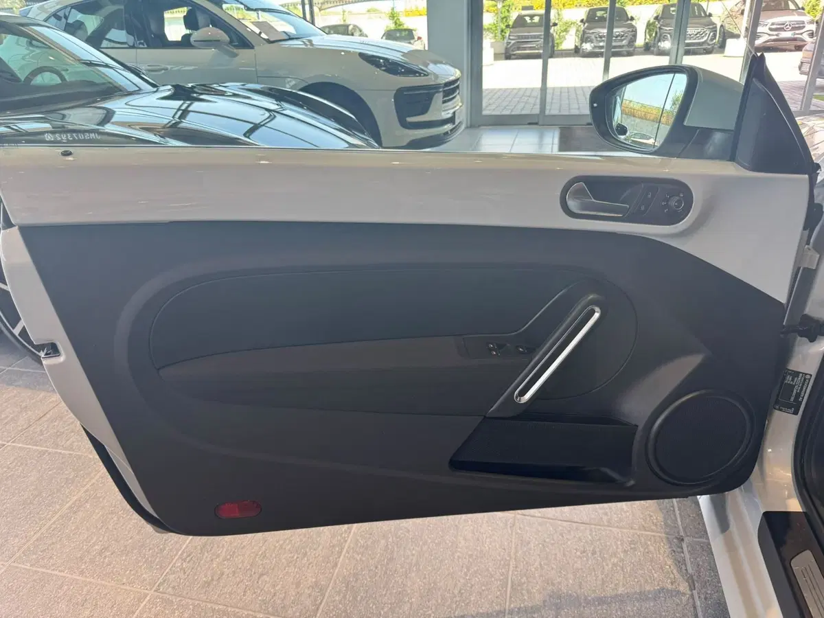 Volkswagen Maggiolino Cabrio usata a Firenze (14)