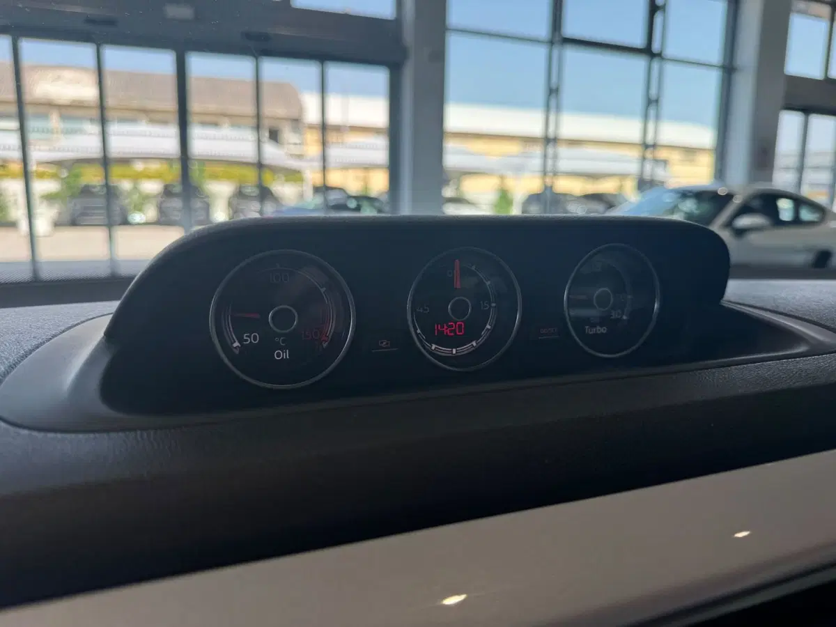 Volkswagen Maggiolino Cabrio usata a Firenze (19)
