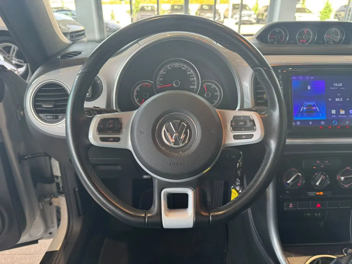 Volkswagen Maggiolino Cabrio usata a Firenze (20)