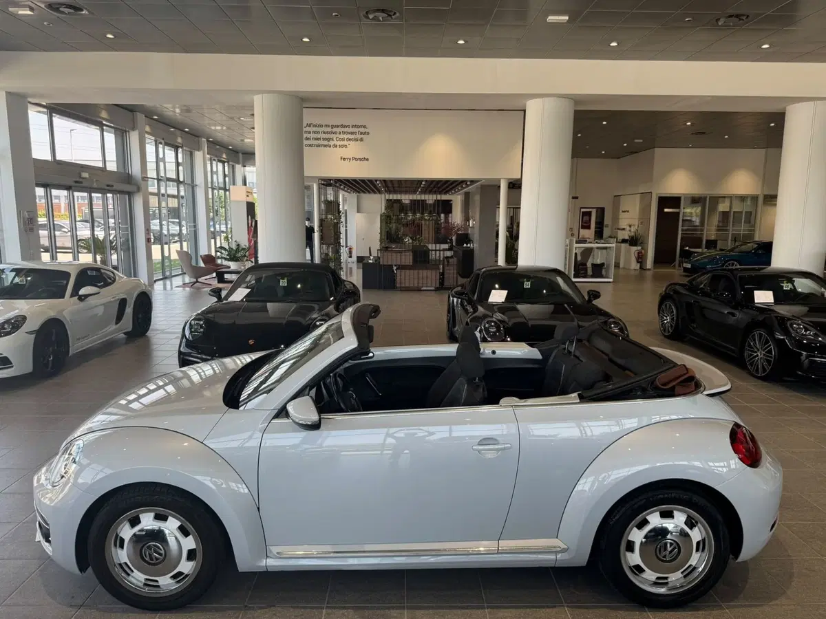 Volkswagen Maggiolino Cabrio usata a Firenze (3)