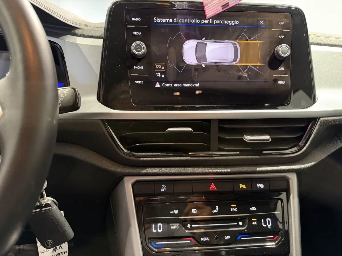 Volkswagen T-Roc usata a Genova (13)