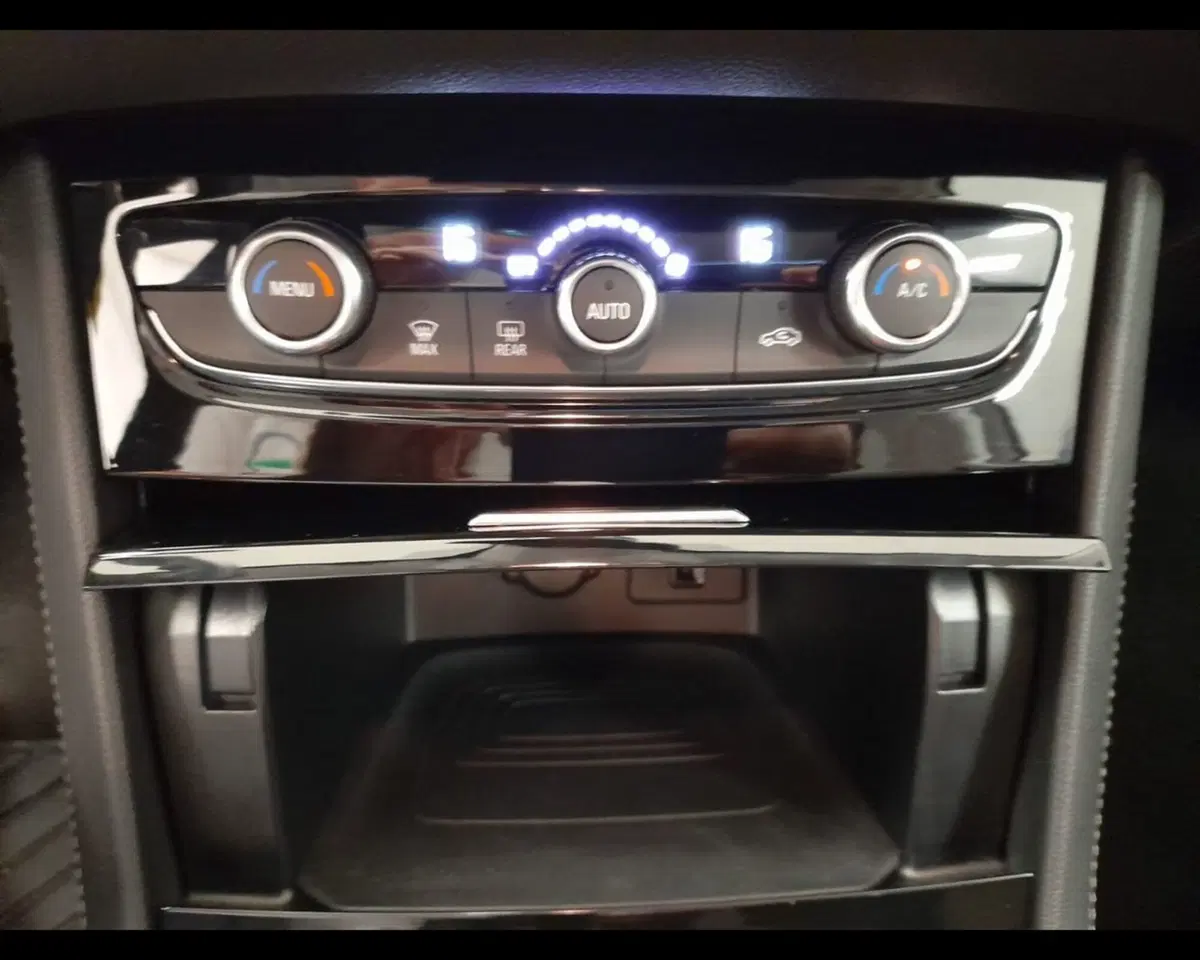 Opel Grandland X usata a Alessandria (14)