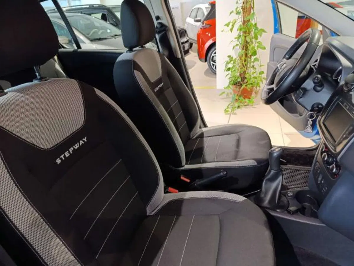Dacia Sandero usata a Savona (11)