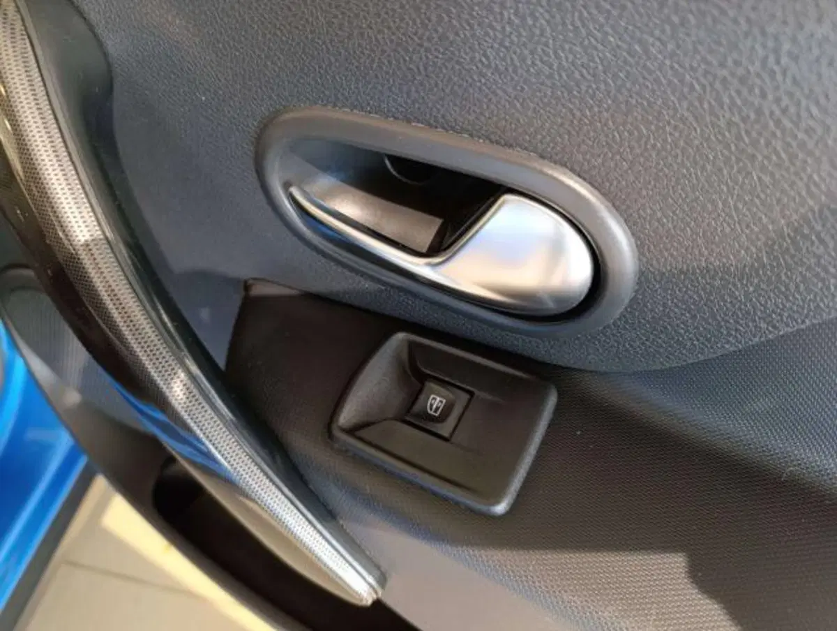 Dacia Sandero usata a Savona (15)