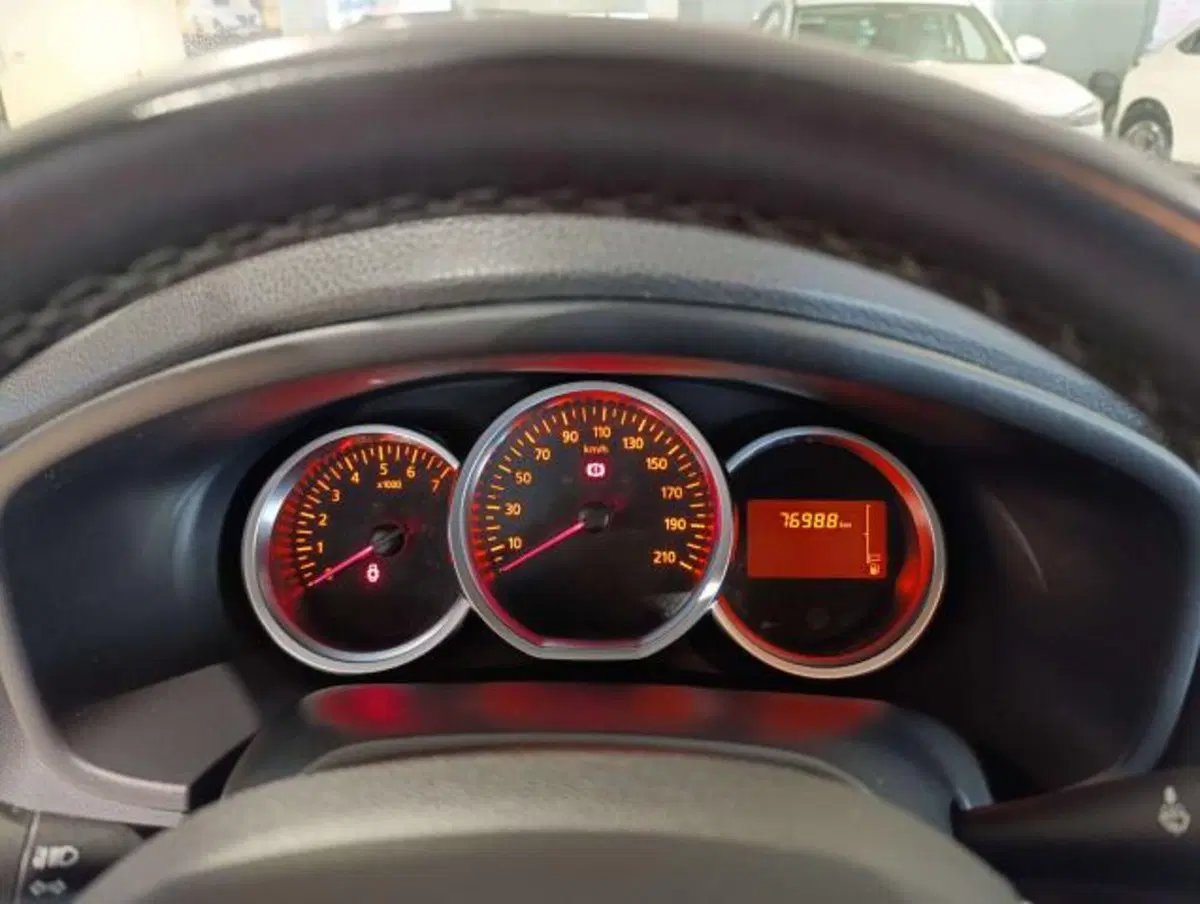 Dacia Sandero usata a Savona (16)