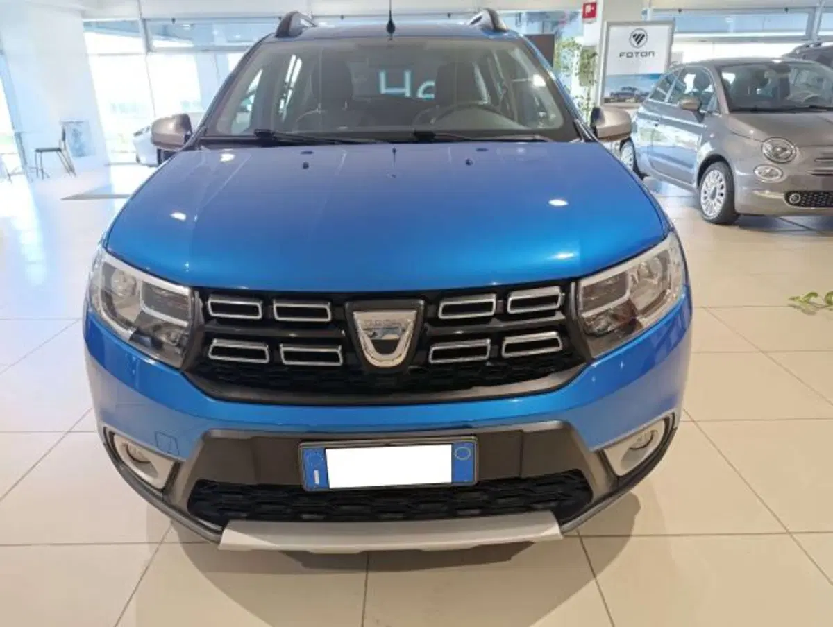 Dacia Sandero usata a Savona (9)