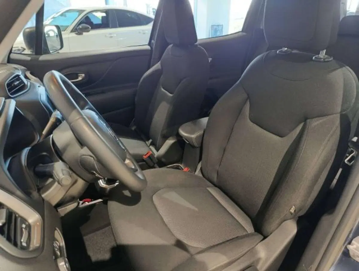 Jeep Renegade usata a Savona (13)