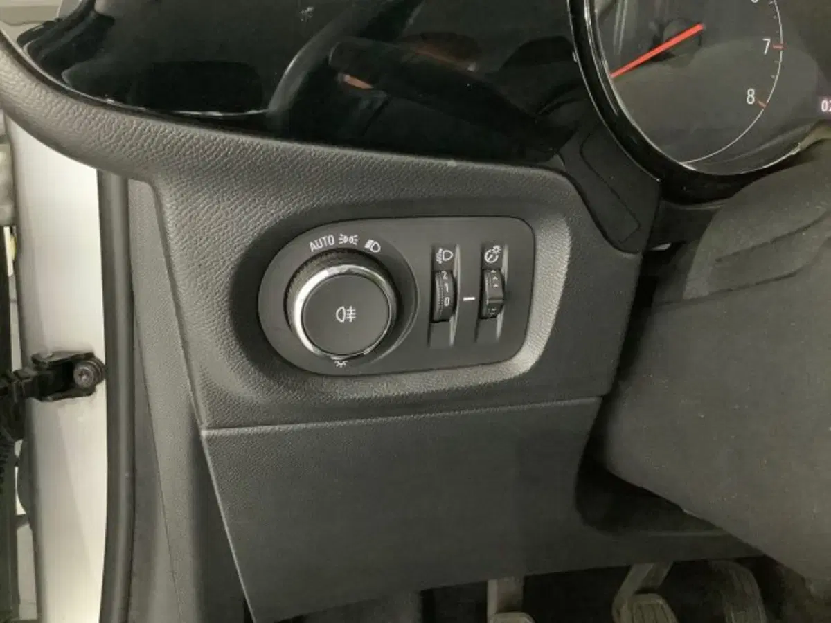 Opel Corsa usata a Catania (19)