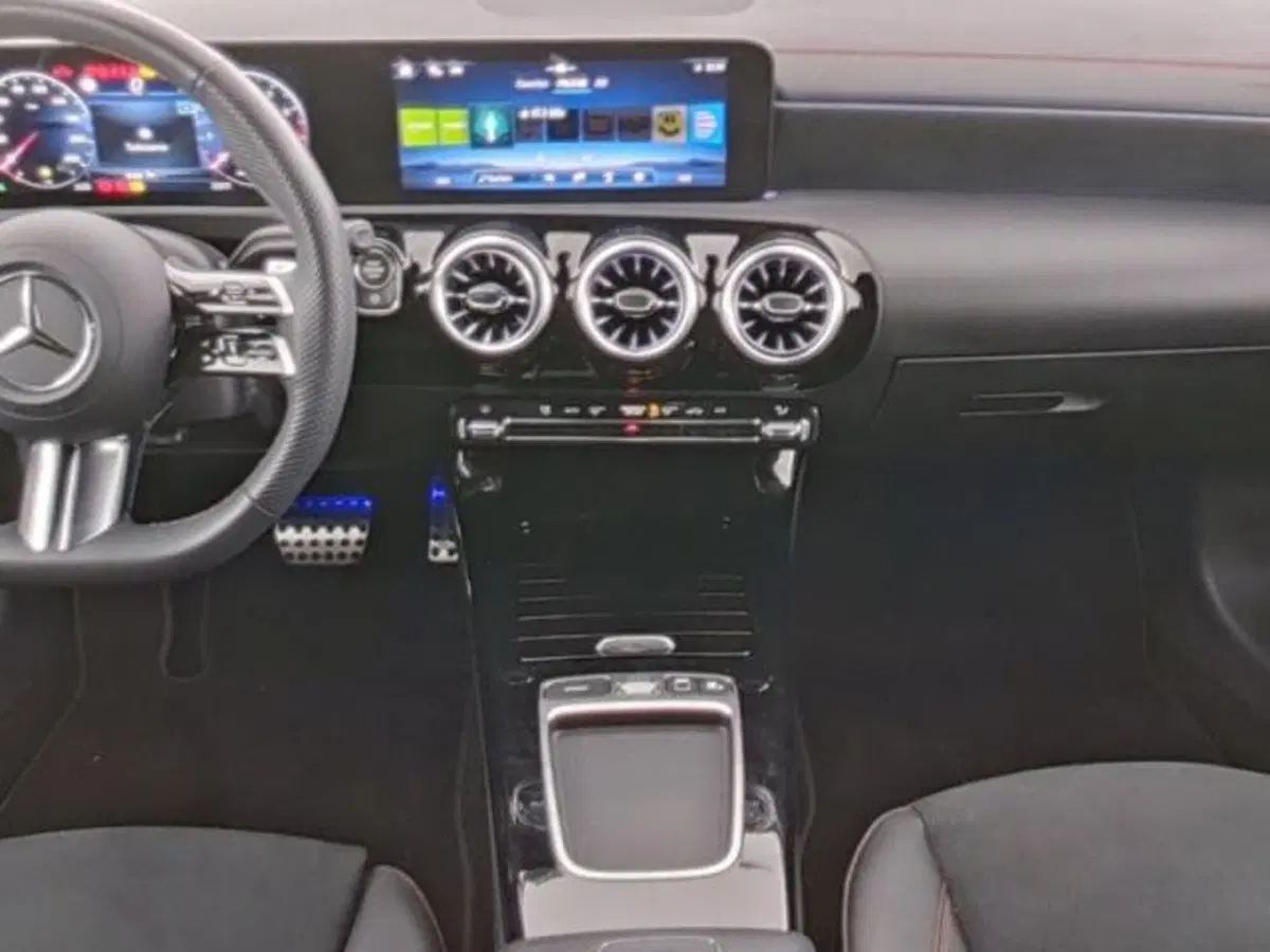 Mercedes-Benz CLA Shooting Brake usata a Milano (9)