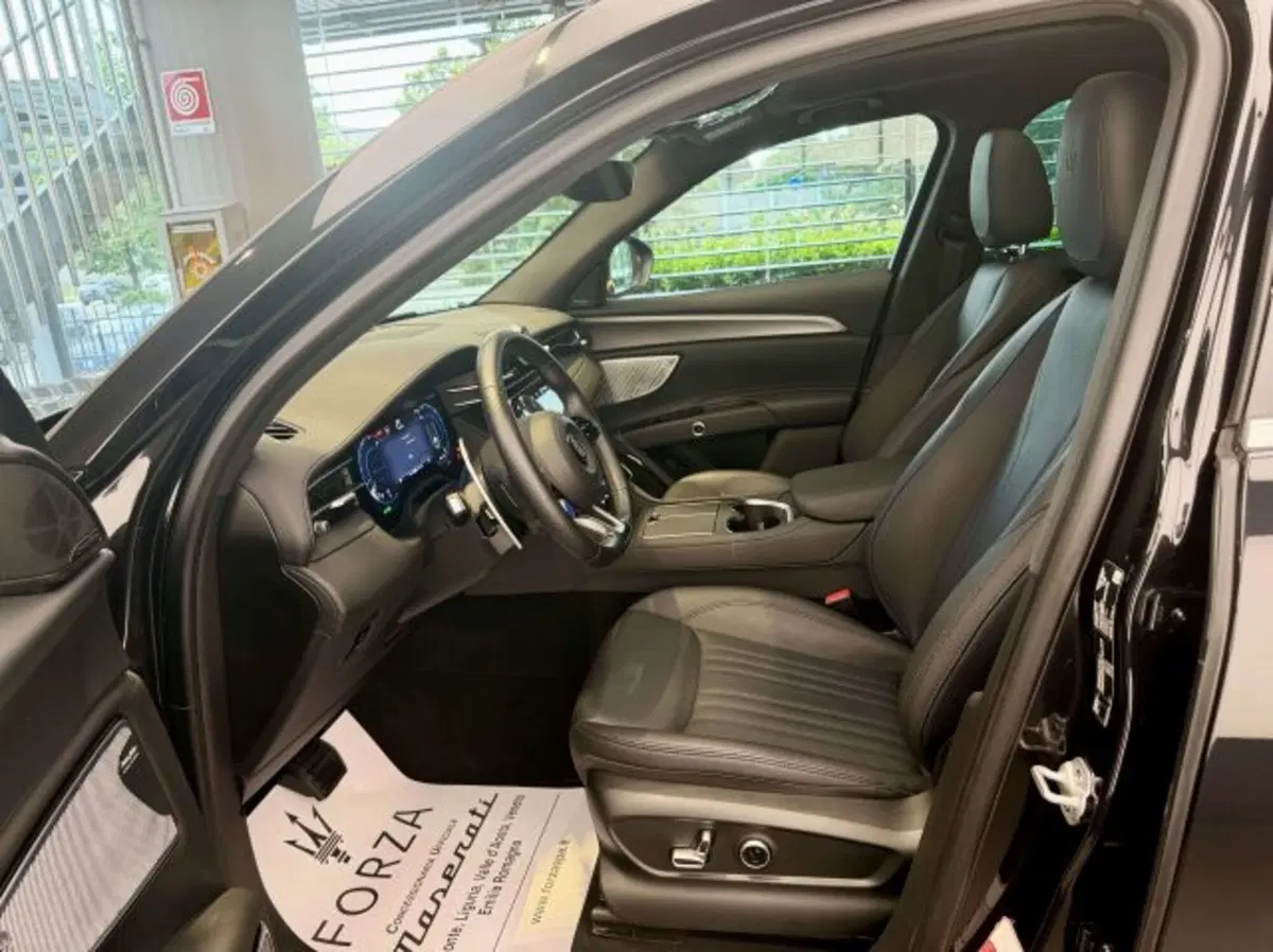 Maserati Grecale usata a Torino (10)