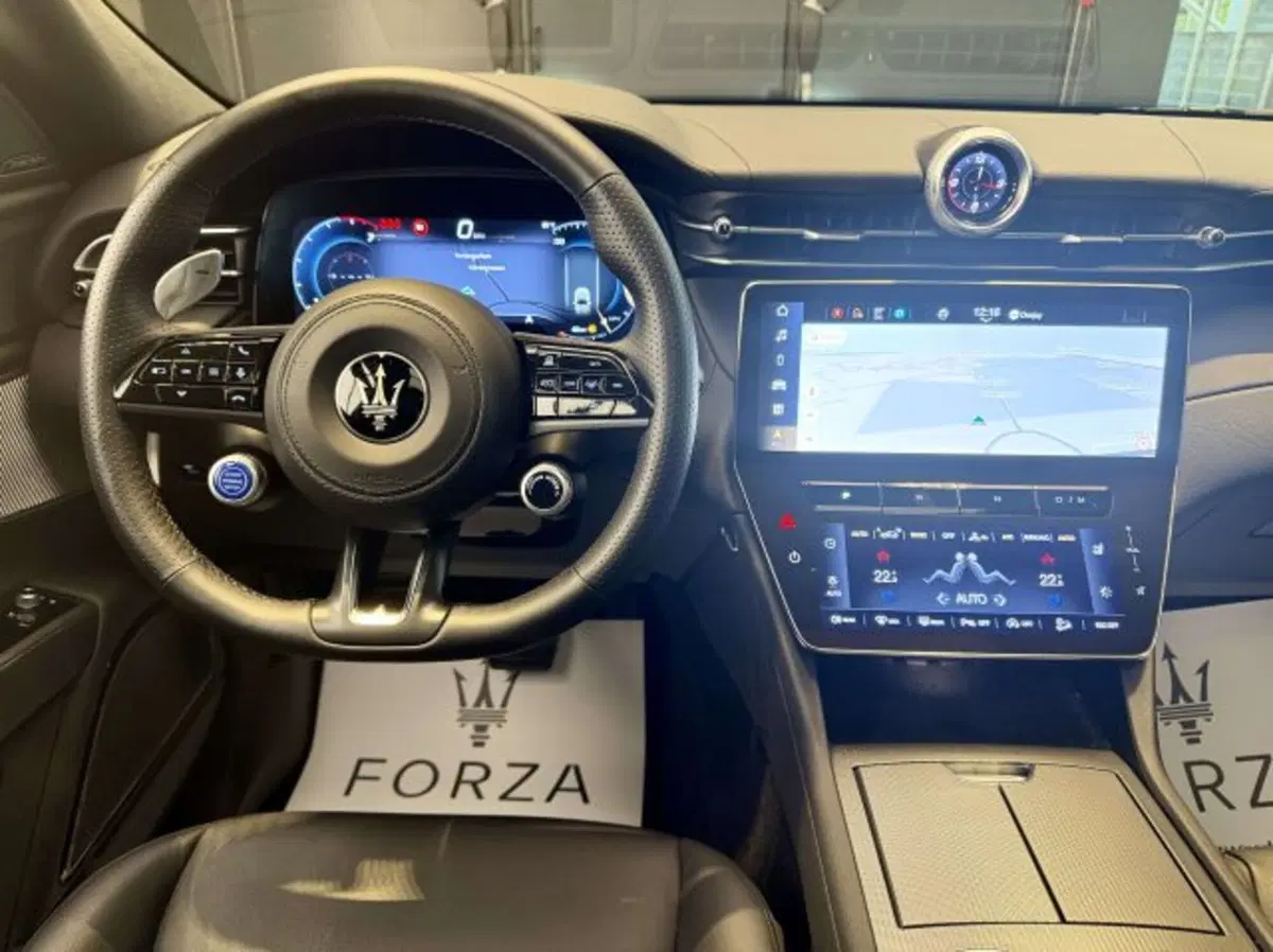 Maserati Grecale usata a Torino (14)
