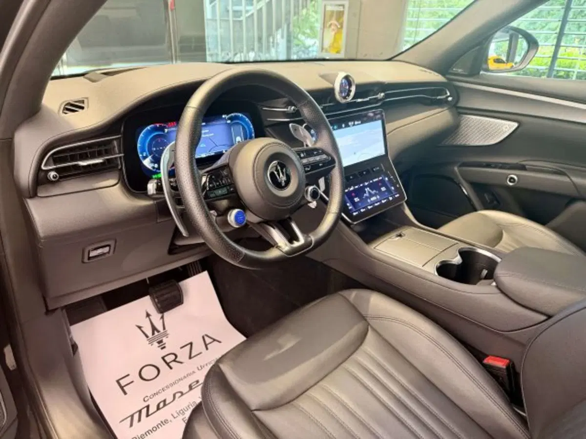 Maserati Grecale usata a Torino (9)