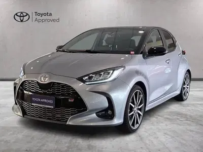 Toyota Yaris Cross 1.5h GR Sport Black Sky fwd 116cv e-cvt del 2025 usata a Torino