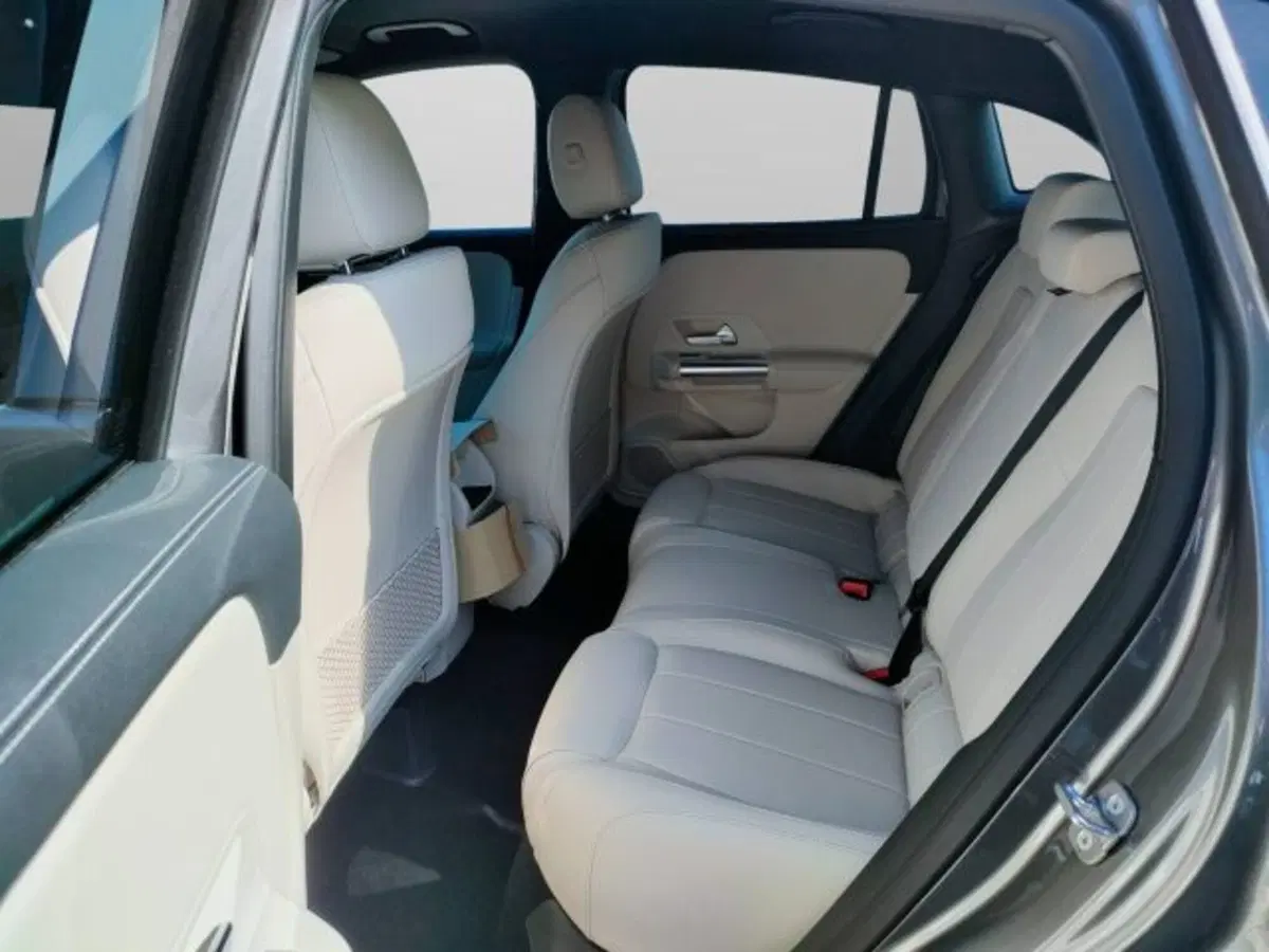 Mercedes-Benz GLA SUV nuova a Teramo (10)