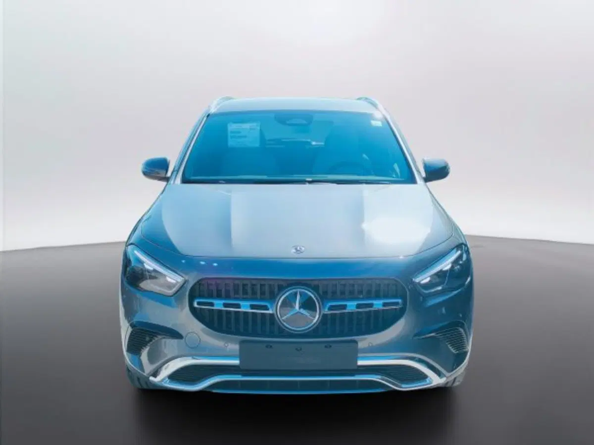Mercedes-Benz GLA SUV nuova a Teramo (2)