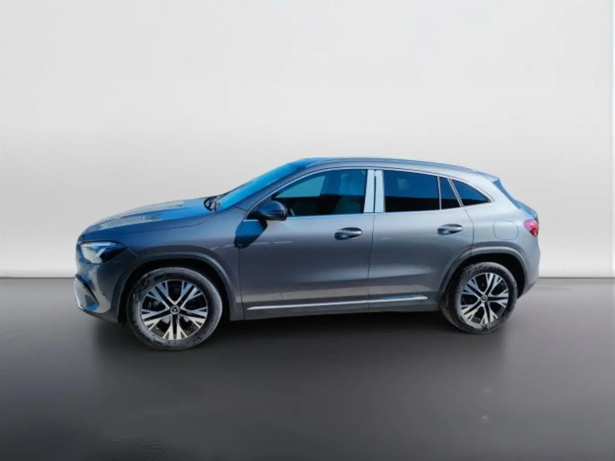 Mercedes-Benz GLA SUV nuova a Teramo (3)