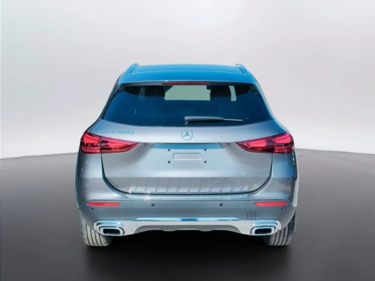Mercedes-Benz GLA SUV nuova a Teramo (4)