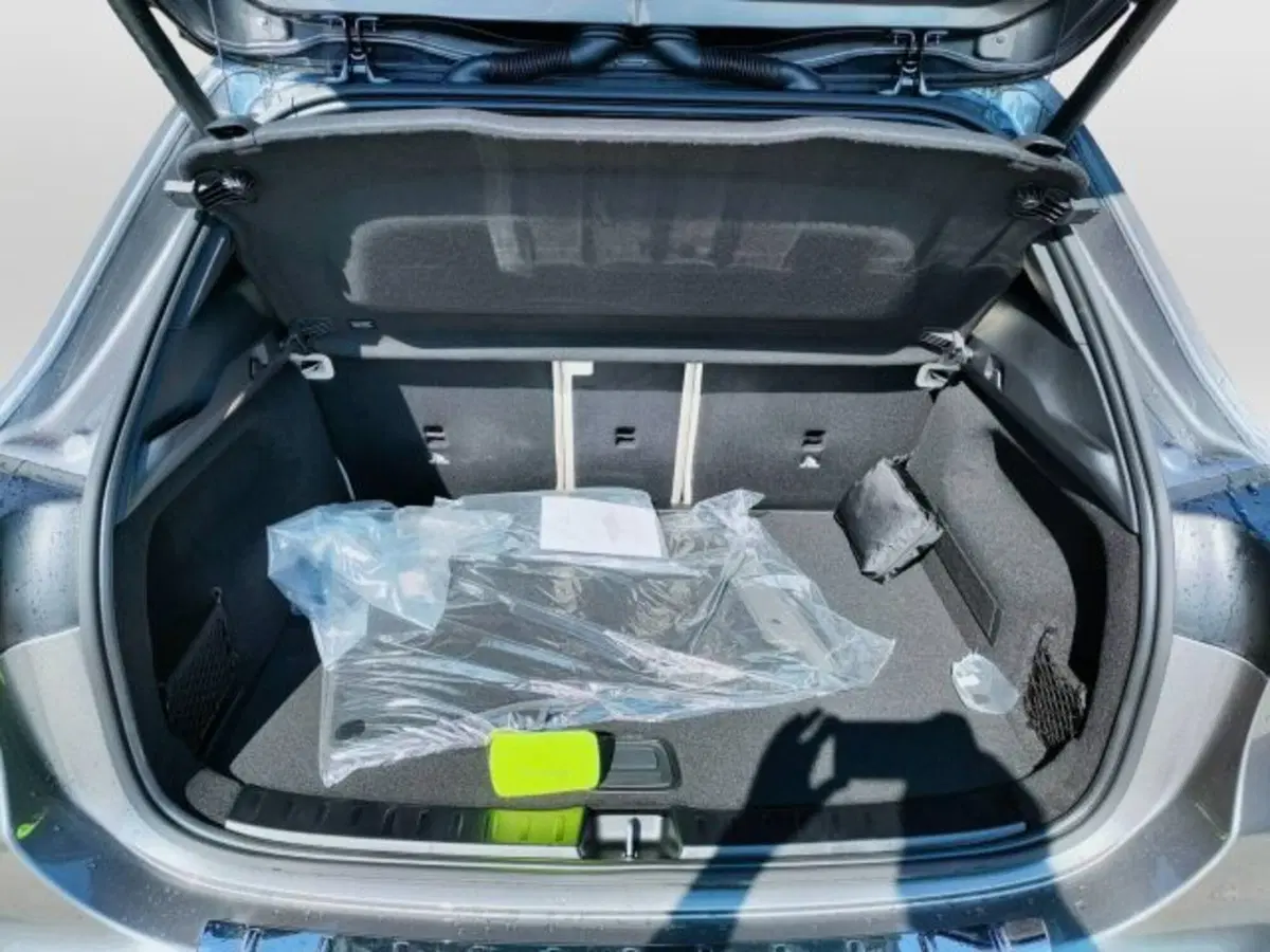 Mercedes-Benz GLA SUV nuova a Teramo (5)