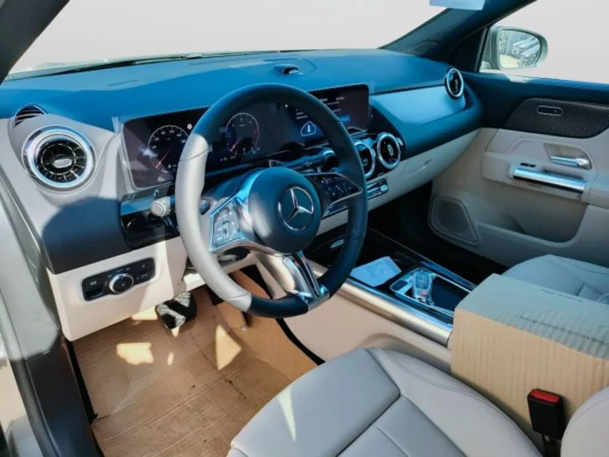 Mercedes-Benz GLA SUV nuova a Teramo (9)