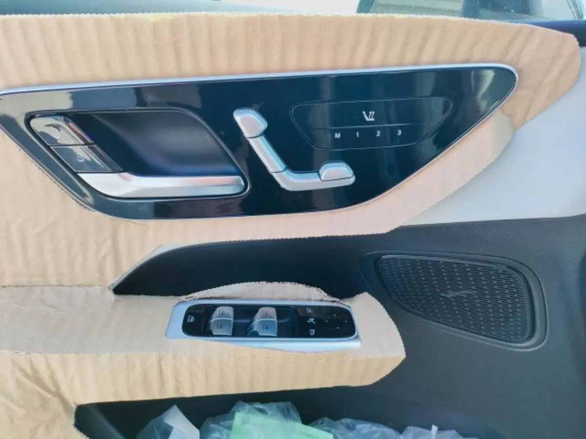 Mercedes-Benz GLC SUV nuova a Teramo (10)
