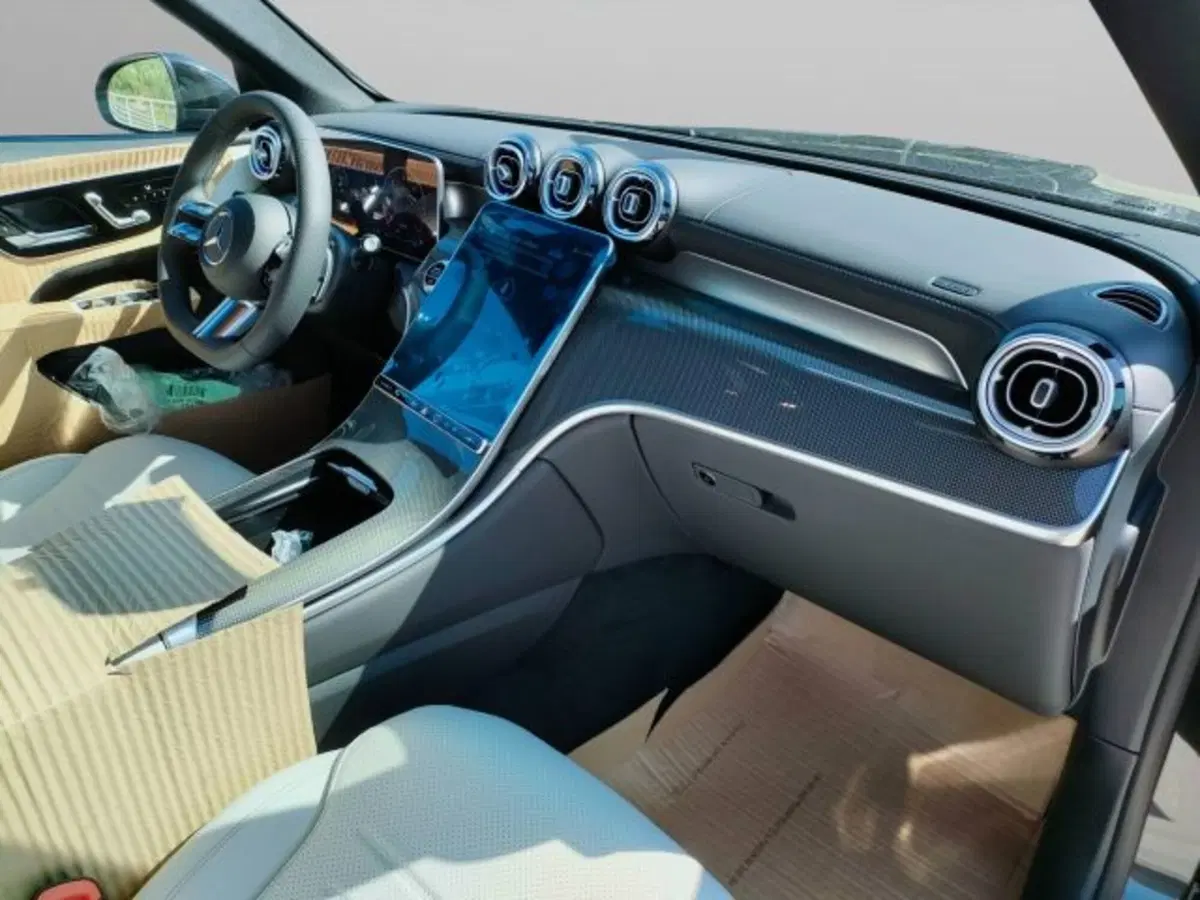 Mercedes-Benz GLC SUV nuova a Teramo (13)