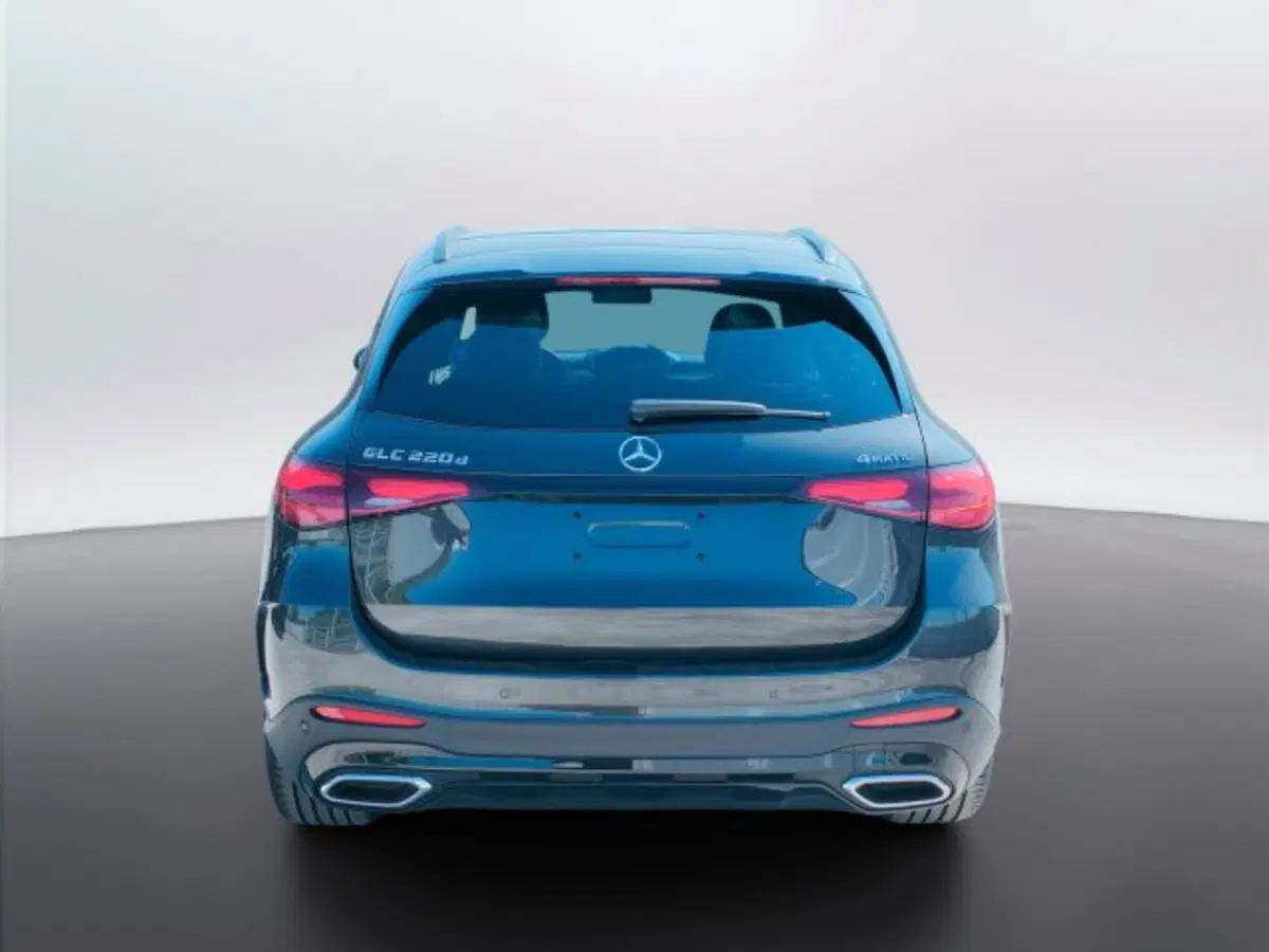 Mercedes-Benz GLC SUV nuova a Teramo (4)