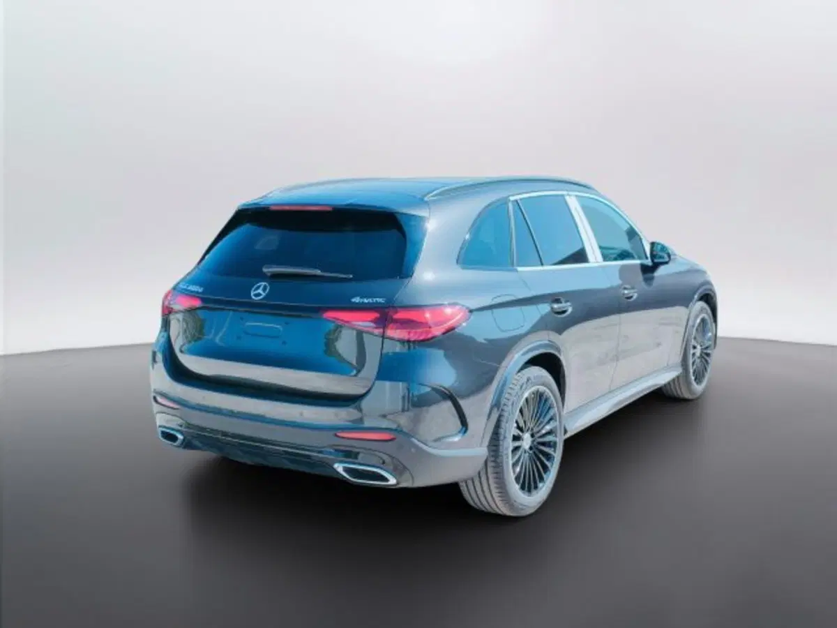 Mercedes-Benz GLC SUV nuova a Teramo (6)