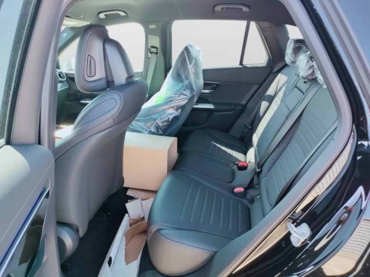 Mercedes-Benz GLC SUV nuova a Teramo (10)