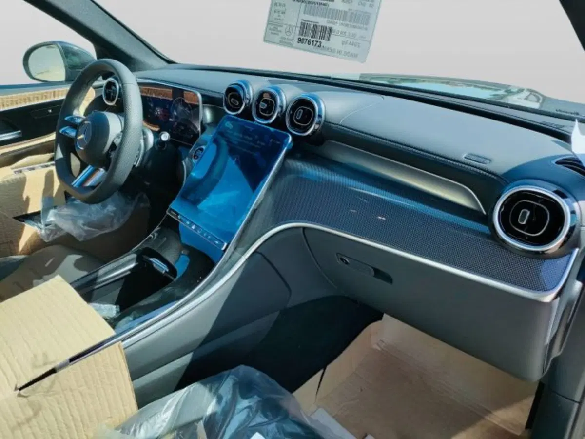 Mercedes-Benz GLC SUV nuova a Teramo (12)