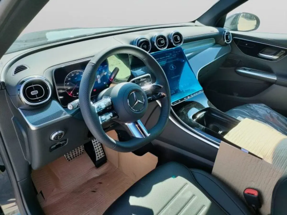 Mercedes-Benz GLC SUV nuova a Teramo (13)
