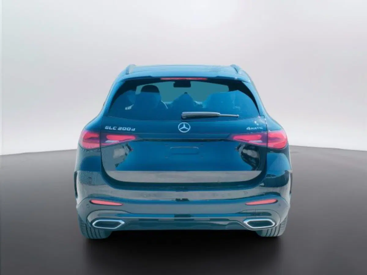 Mercedes-Benz GLC SUV nuova a Teramo (4)