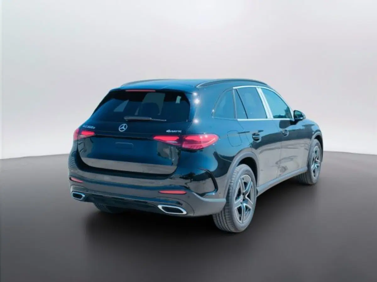 Mercedes-Benz GLC SUV nuova a Teramo (5)