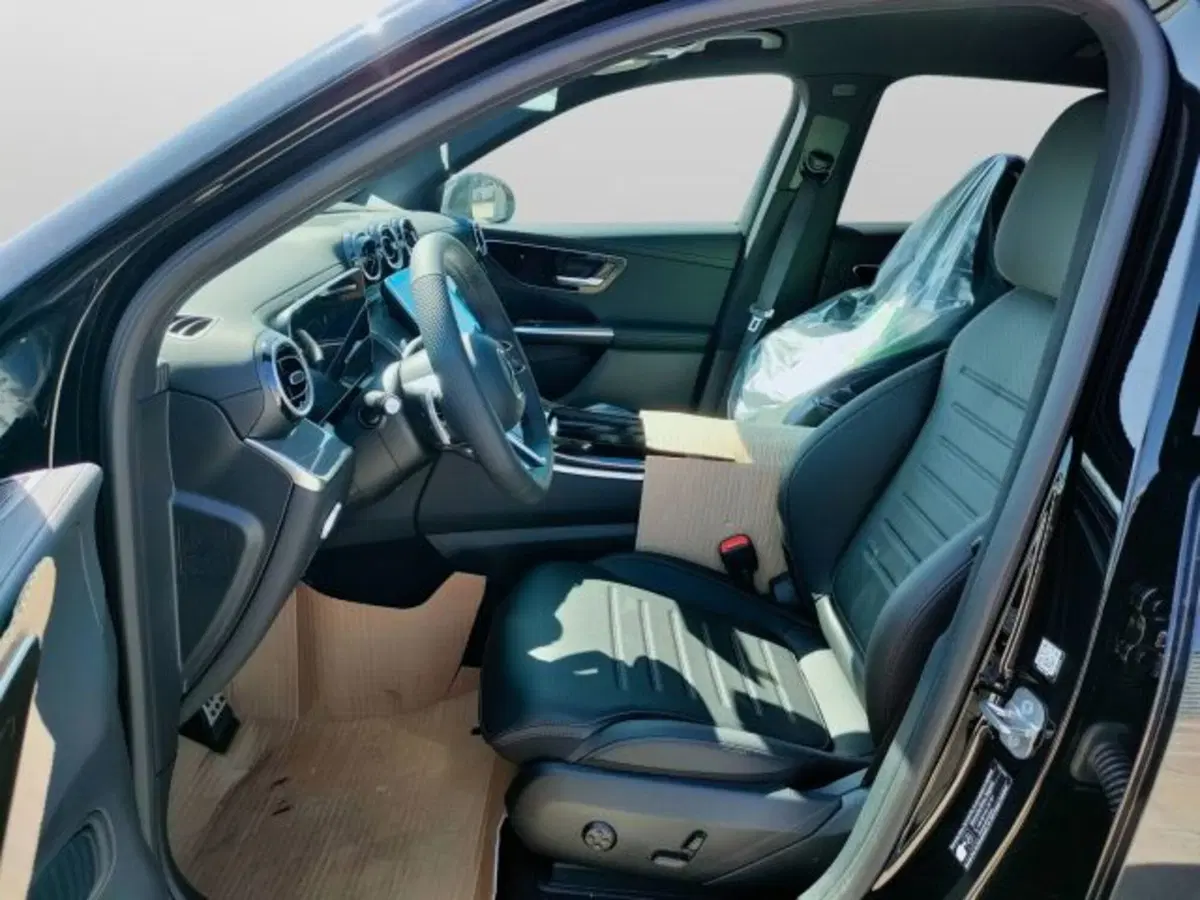 Mercedes-Benz GLC SUV nuova a Teramo (9)