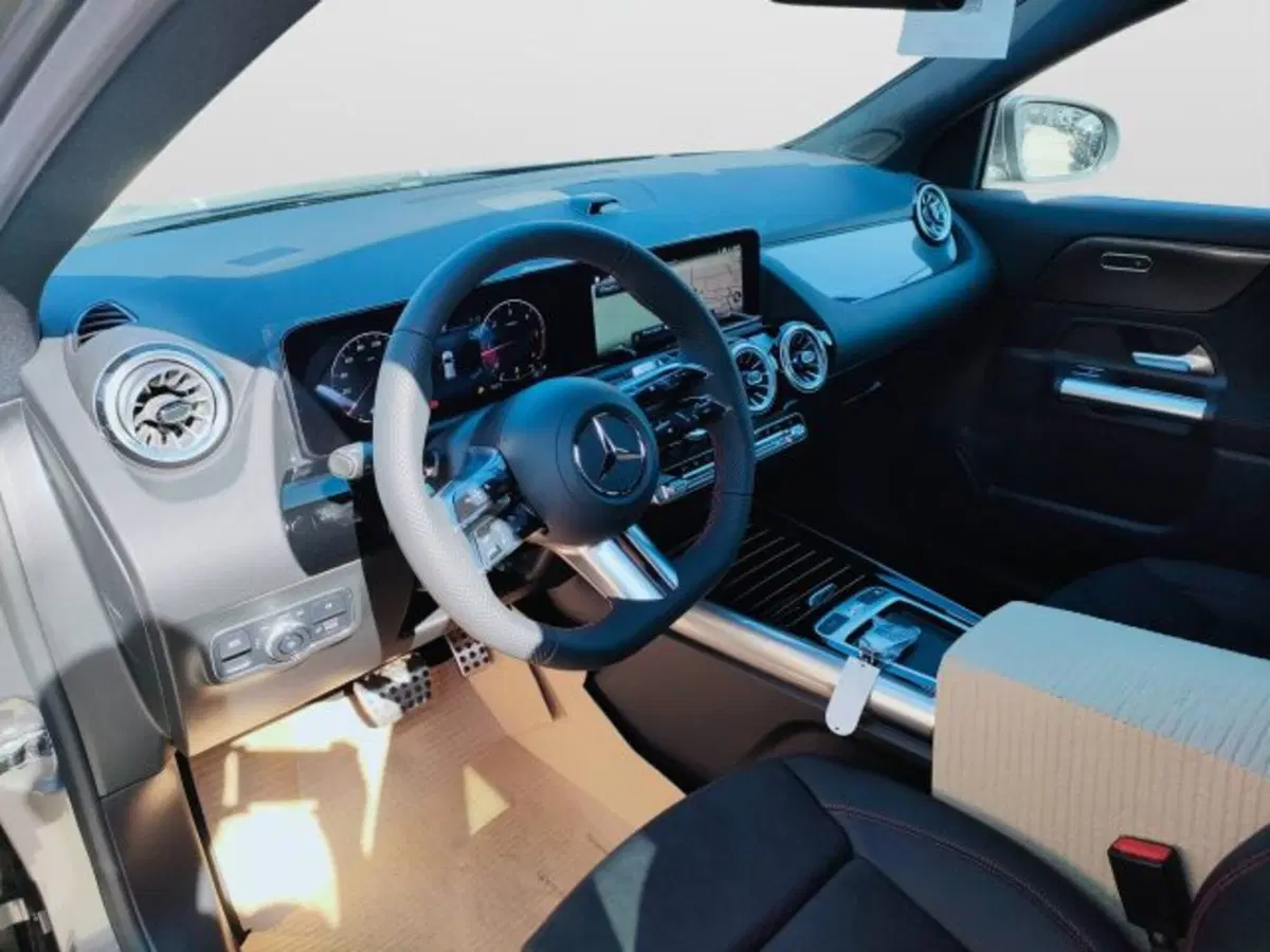 Mercedes-Benz GLA SUV nuova a Teramo (10)