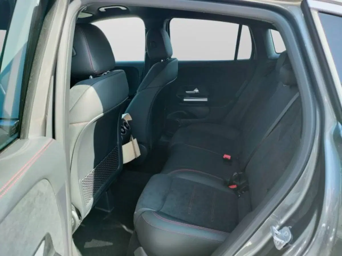 Mercedes-Benz GLA SUV nuova a Teramo (11)