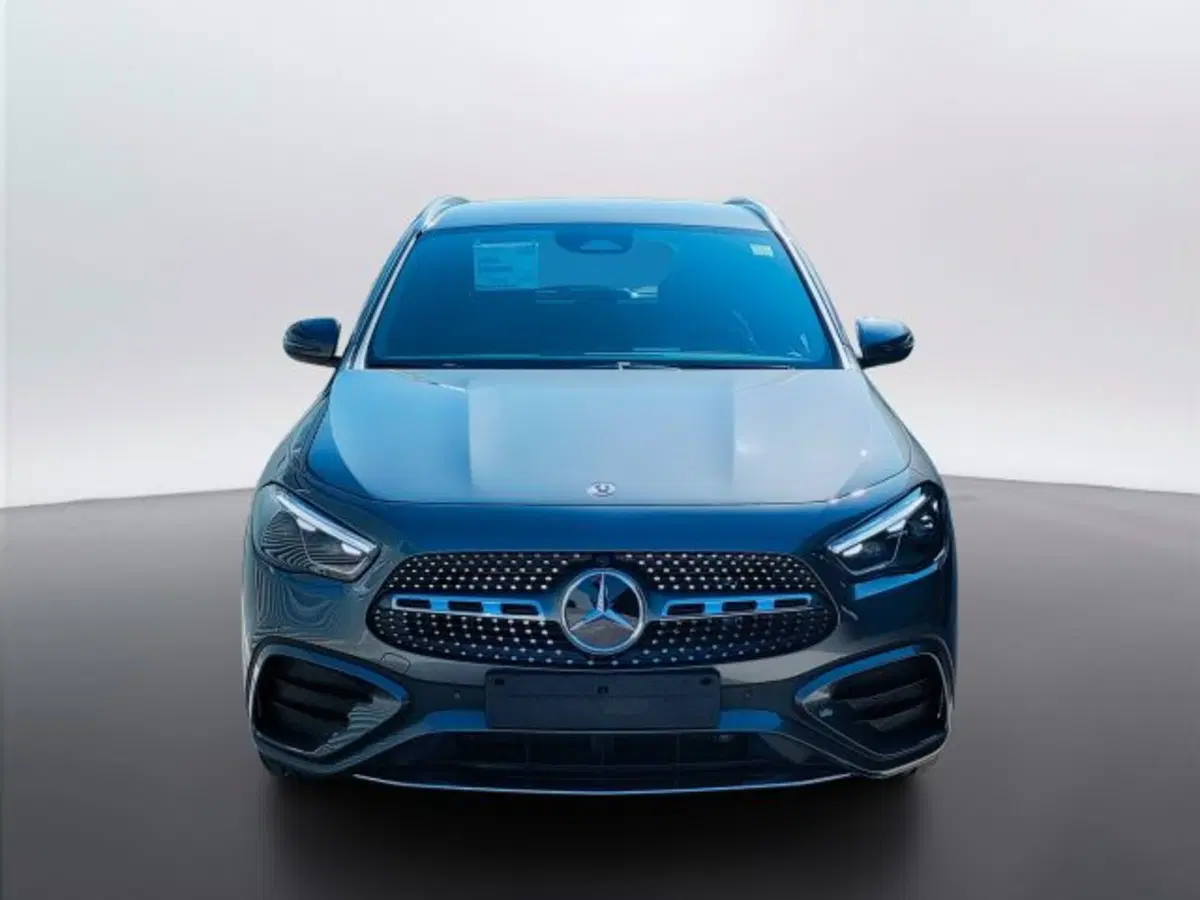 Mercedes-Benz GLA SUV nuova a Teramo (2)