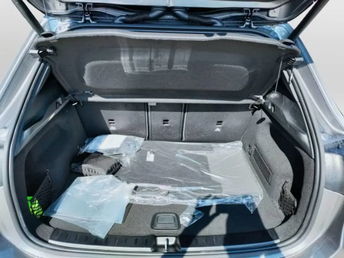 Mercedes-Benz GLA SUV nuova a Teramo (5)