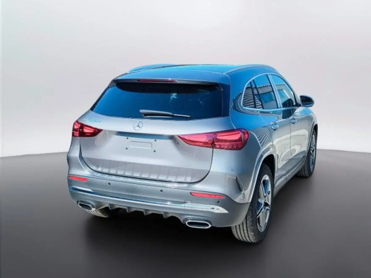 Mercedes-Benz GLA SUV nuova a Teramo (6)