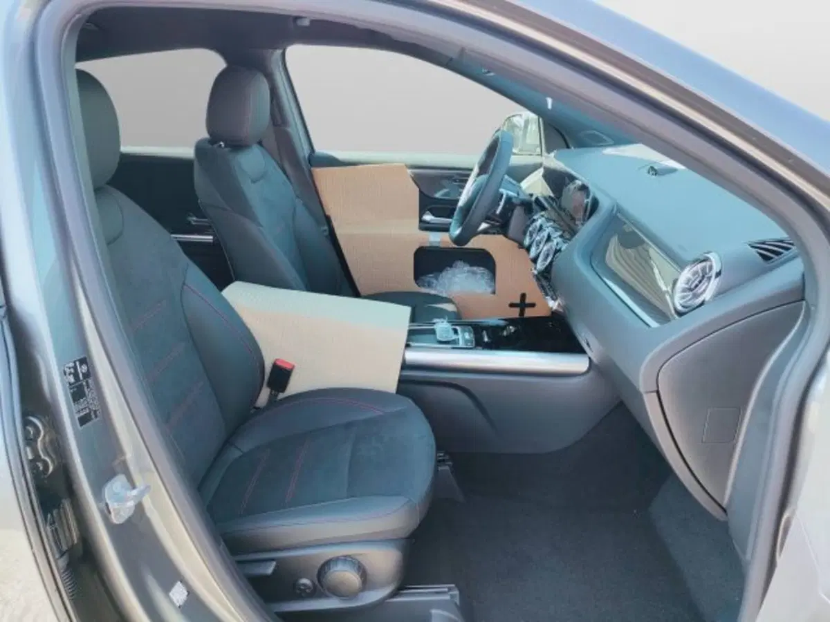 Mercedes-Benz GLA SUV nuova a Teramo (8)