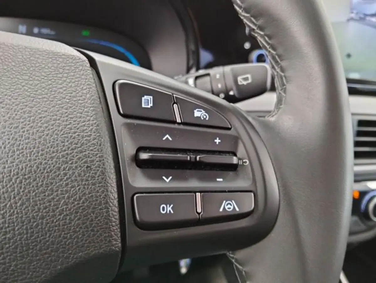 Hyundai i10 usata a Como (11)